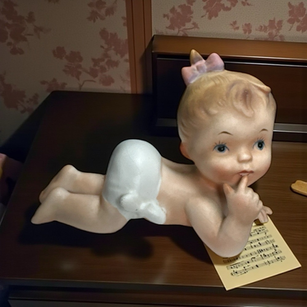 Vintage Rare Piano Baby #5547 Small Figure On Tummy Made In Japan